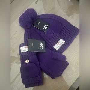 NWT  kids Uggs hat and gloves size 4-6